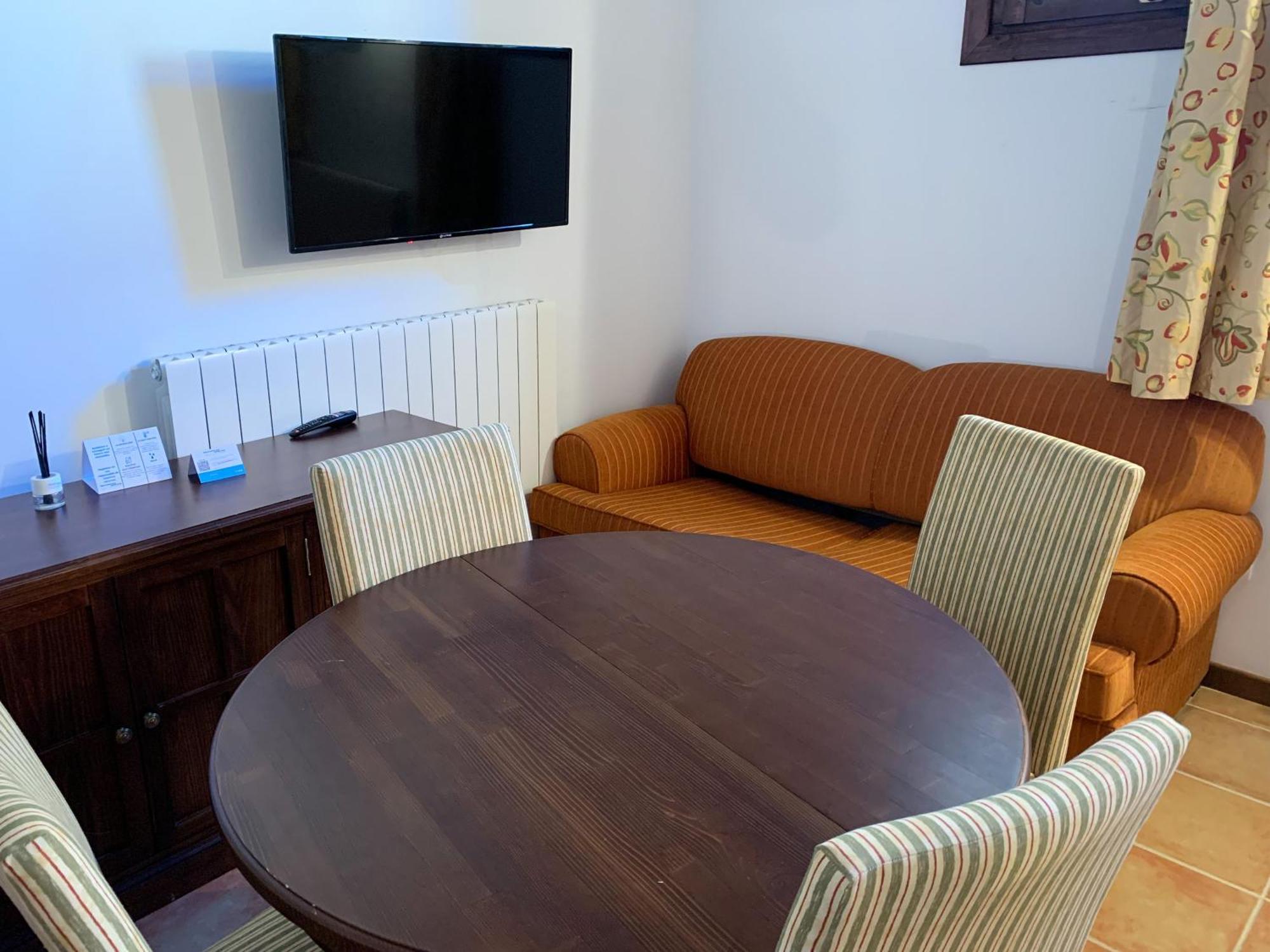 Apartamentos Jaca Badaguas 3000 Buitenkant foto